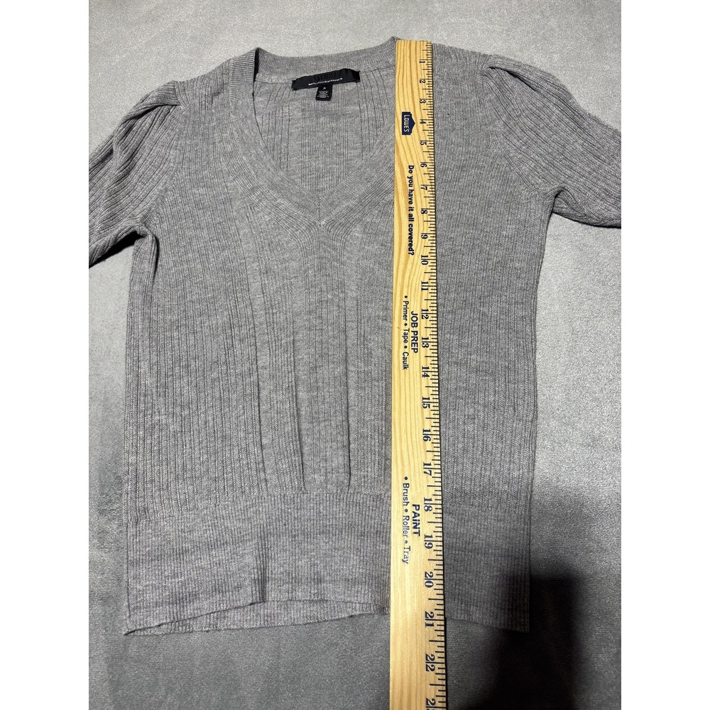White House Black Market WHBM Womens Small Gray V-Neck Ribbed Knit Sweater Shirt - Picture 3 of 7